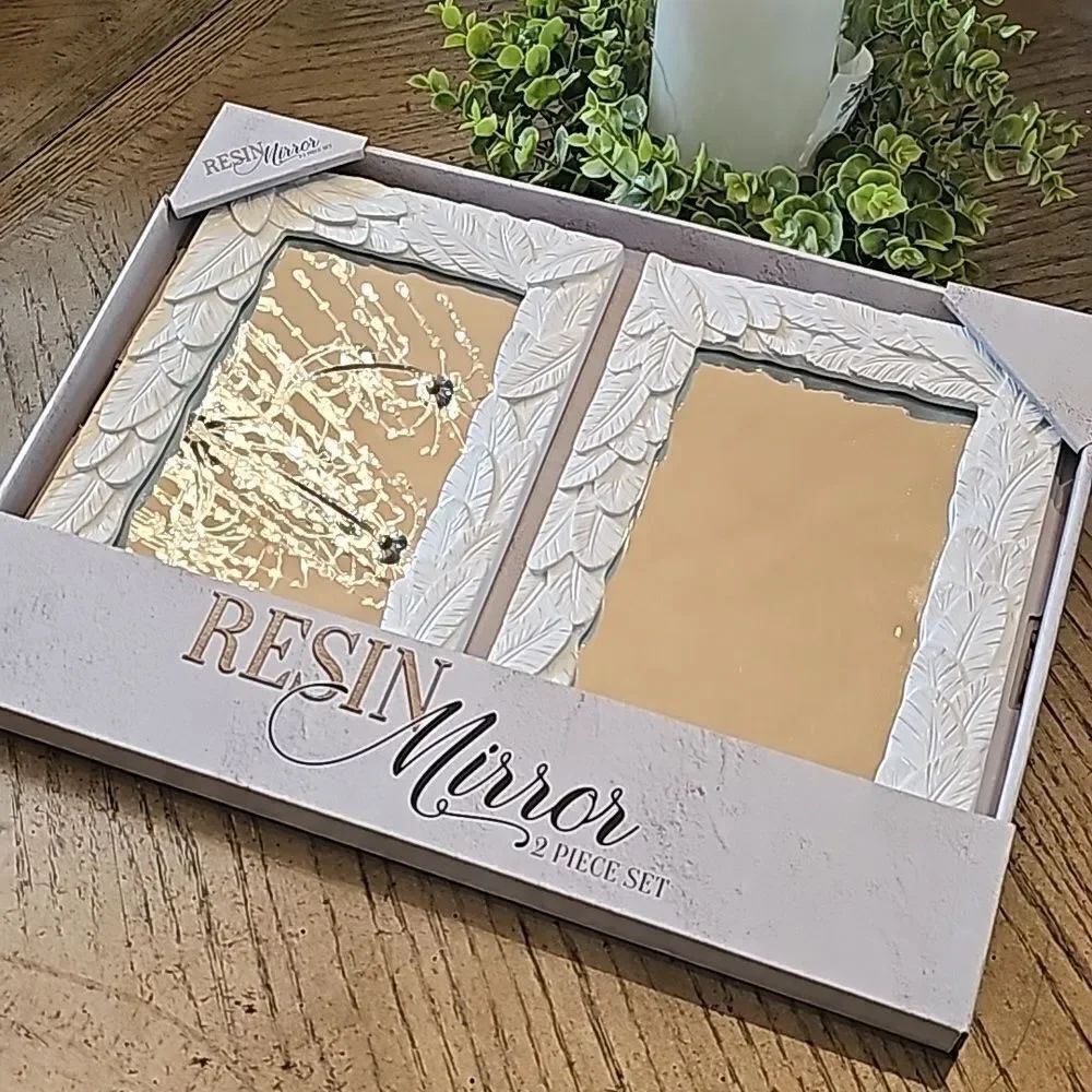 White Mirror 2 piece set NWT white leaf Resin